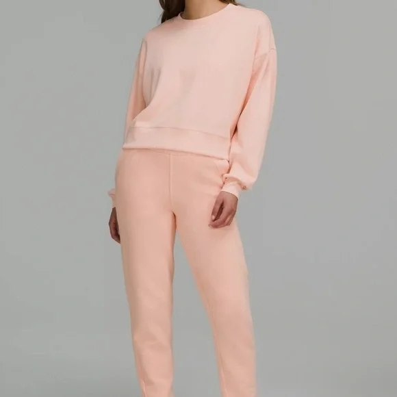Lululemon Perfectly Oversized Cropped Crew Softstreme Peach Satin Size 4 - Picture 2 of 9